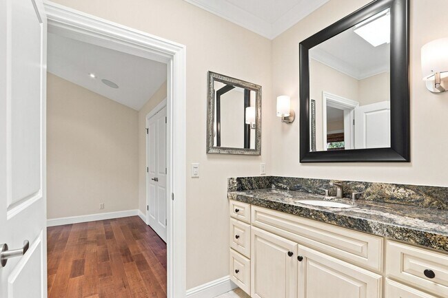Building Photo - Beautiful 4-Bedroom 3.5-Bathroom Los Gatos Home