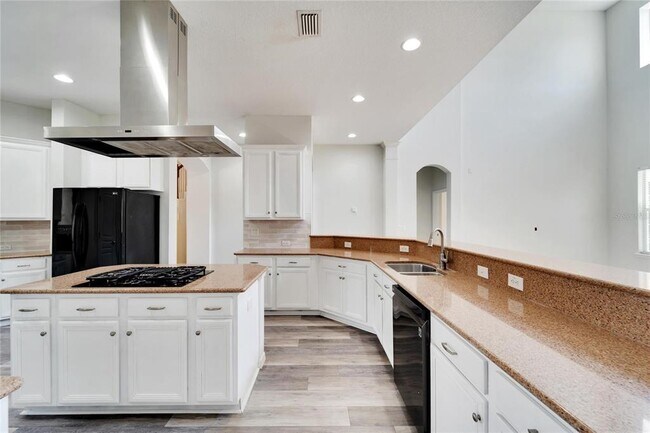 Building Photo - 5604 Skimmer Dr