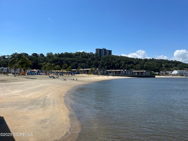 Building Photo - 203 Shore Dr