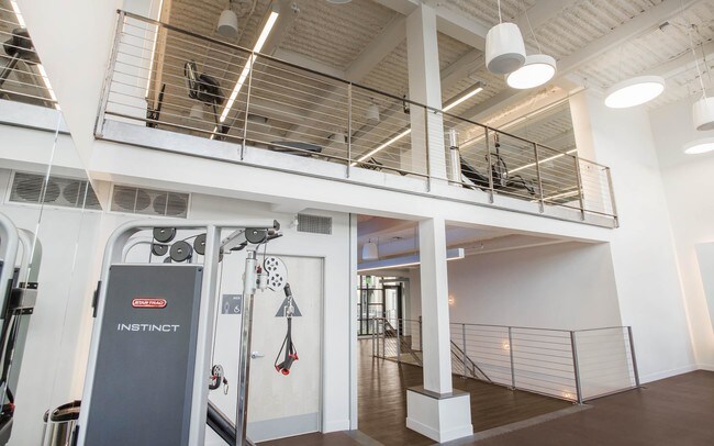 Building Photo - The Colony at The Lakes