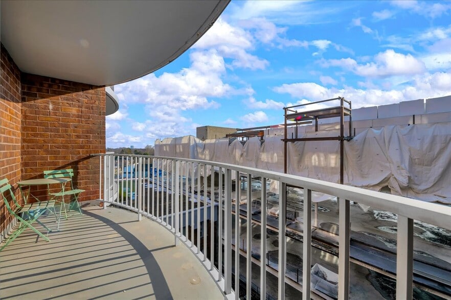 Building Photo - 411 S Old Woodward Ave