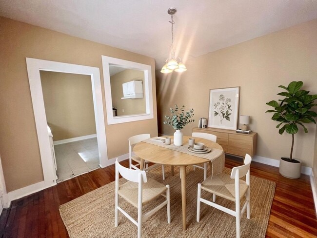 Building Photo - **APPLICATION RECEIVED** **MOVE IN SPECIAL** Charming Highland Park Duplex — Cozy City Living in ...