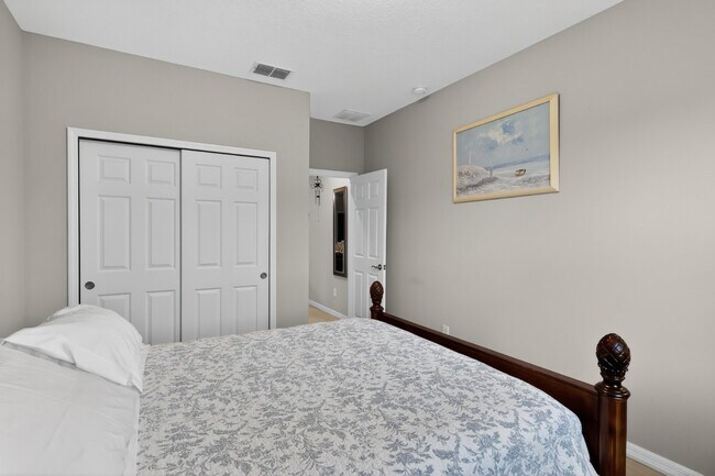 Building Photo - 17523 Promenade Dr