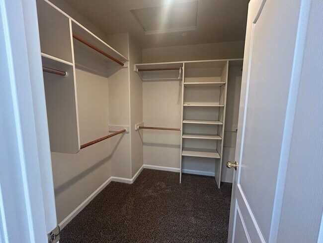 Building Photo - 142 Pine Canyon Rd