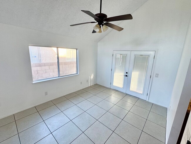 Building Photo - Beautiful cul-de-sac Home