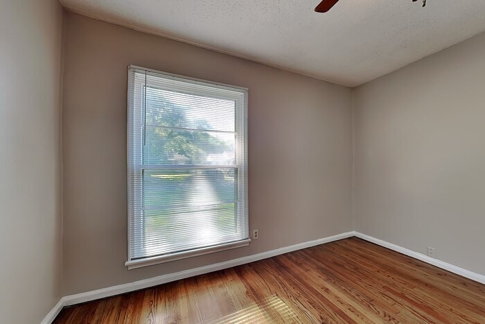 Building Photo - 11211 Ulloa Ln