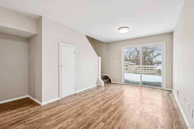 Building Photo - 60 Marwood Rd N