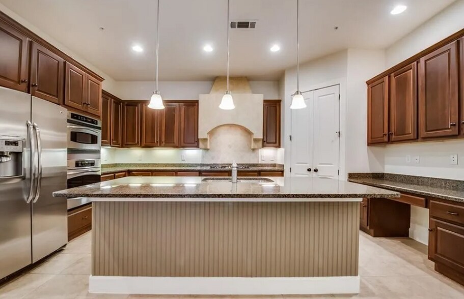 Building Photo - 555 Via Amalfi