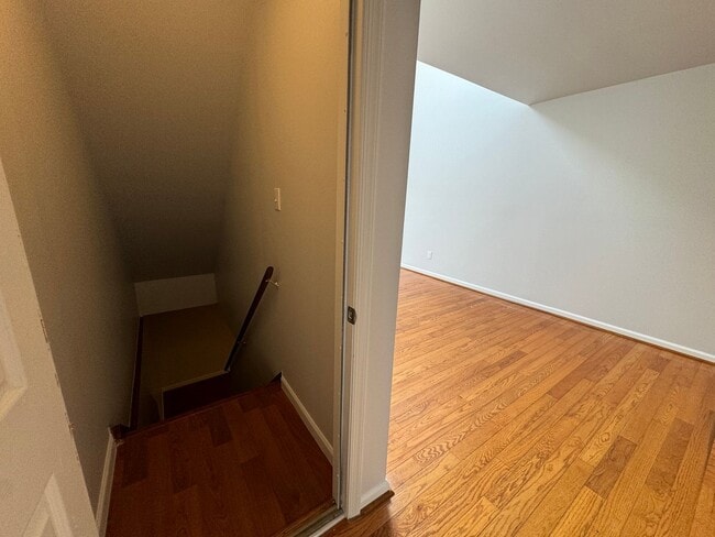 Building Photo - THREE BEDROOM  w Finished Basement- PARKLA...