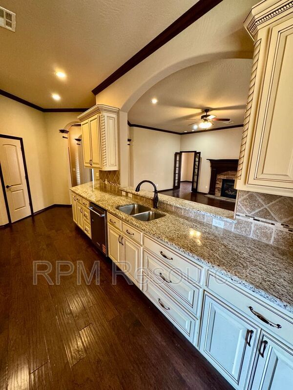 Building Photo - 3121 SW 136th Terrace