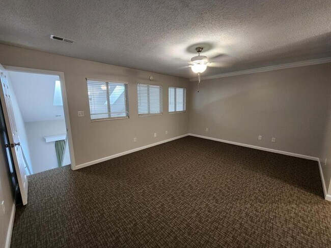 Building Photo - 216 Double Eagle Dr