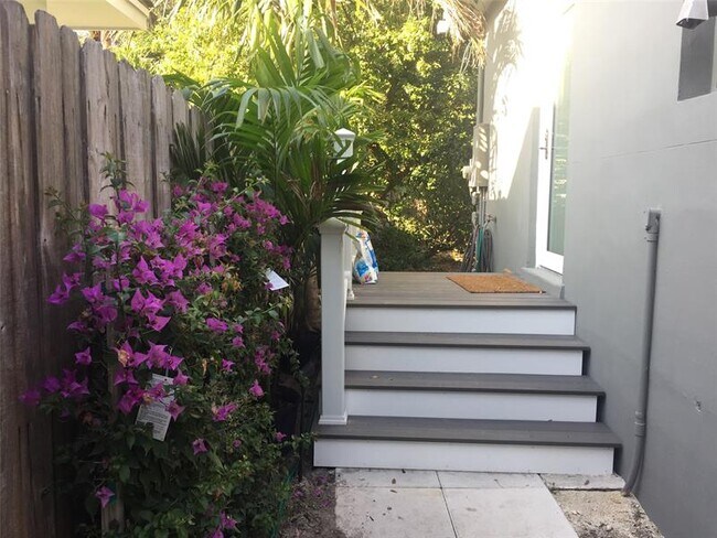 1307 SW 18th Ct 1307 SW 18th - 1307 Sw 18th Ct Fort Lauderdale Fl Primary Photo 