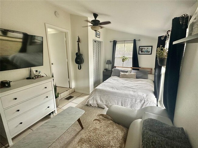 Building Photo - 310 21st Ave S