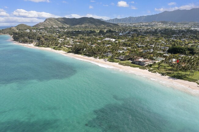 Building Photo - Ocean View Villa w/Beach as Backyard, Walk...