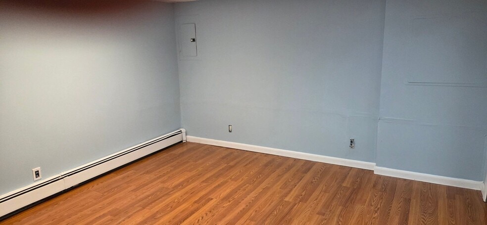 Building Photo - 2393 Henry St