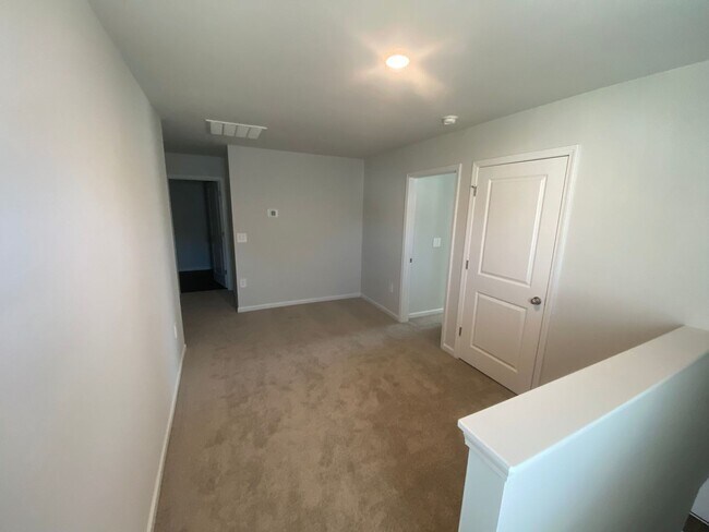 Building Photo - 207 Windsong Dr