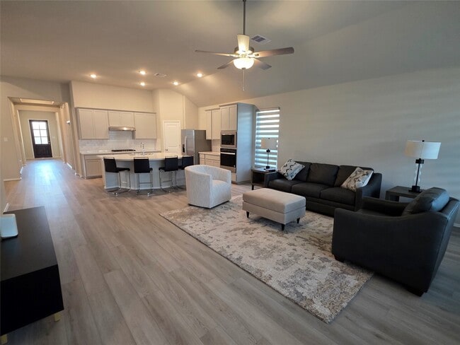 Building Photo - 13810 San Pasqual Pointe Dr