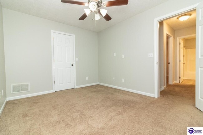 Building Photo - 134 Twin Lakes Dr