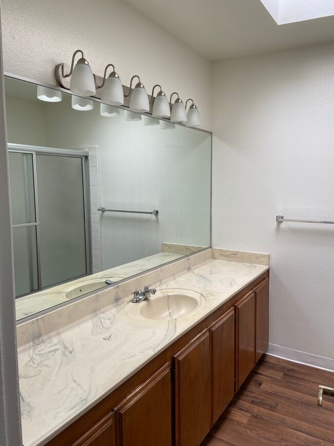 Building Photo - 3832 Fifth Ave