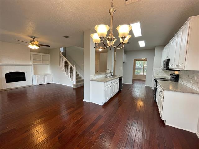 Building Photo - 2713 Chatsworth Dr