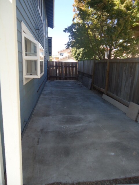 Building Photo - East Vallejo Beauty Available 6/7/26