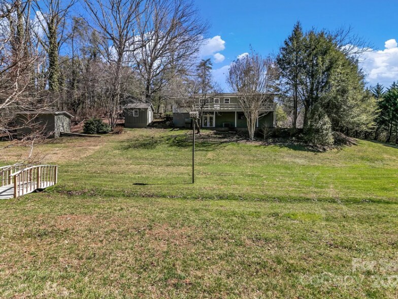 Building Photo - 1085 Jenkins Valley Rd