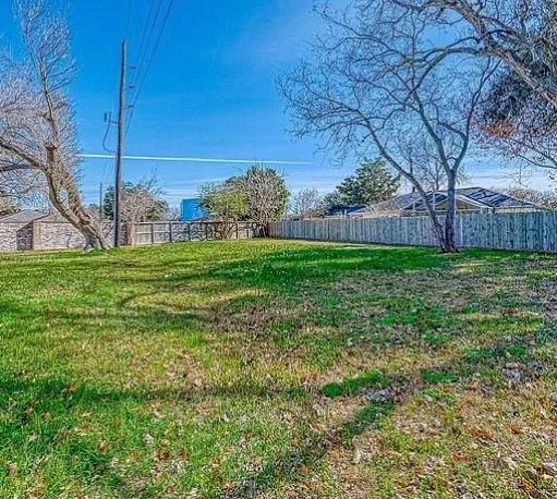 Building Photo - 3610 Vineyard Dr