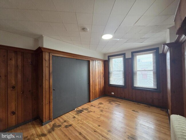 Building Photo - 633 E Allegheny Ave