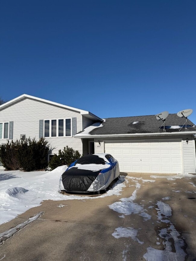 Building Photo - 1611/1613 Lincoln Avenue