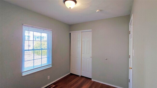 Building Photo - 1920 Americana Way