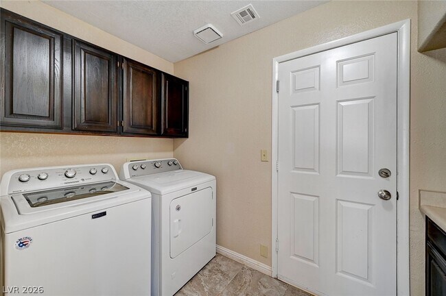 Building Photo - 2733 Brookstone Ct