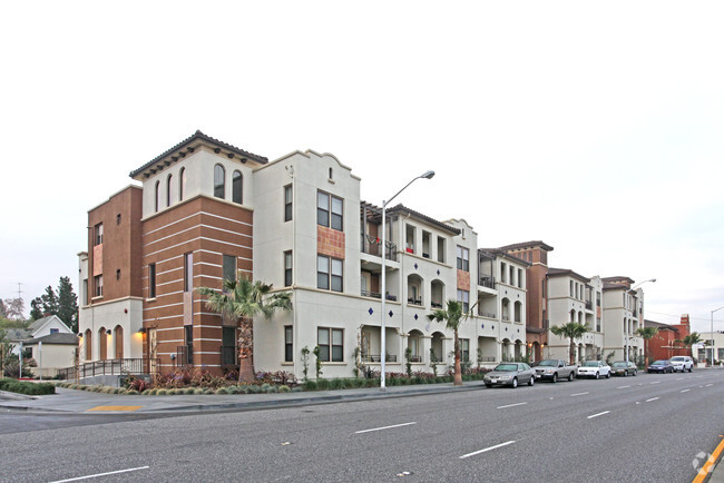 Building Photo - Presidio El Camino