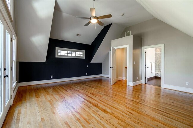 Building Photo - 628 Cooledge Ave NE