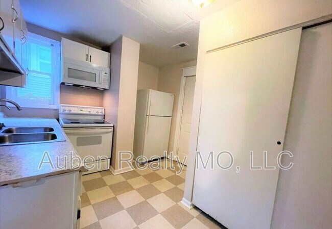 Building Photo - 65 S 19th St