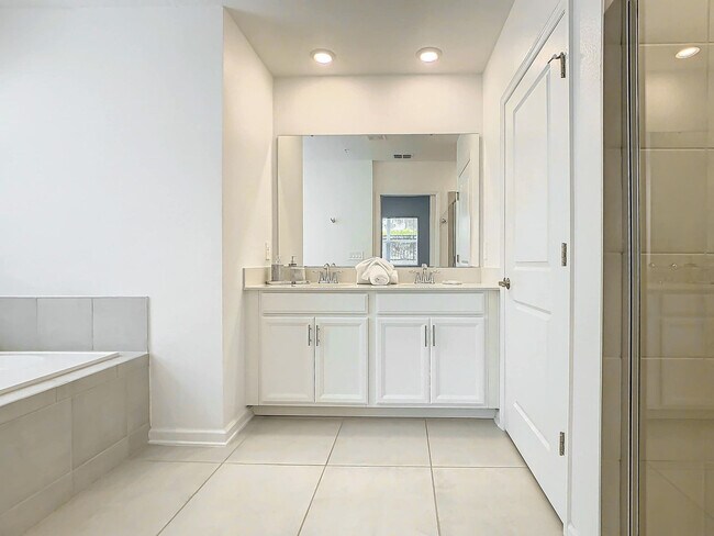 Building Photo - 8879 Cabot Cliffs Dr