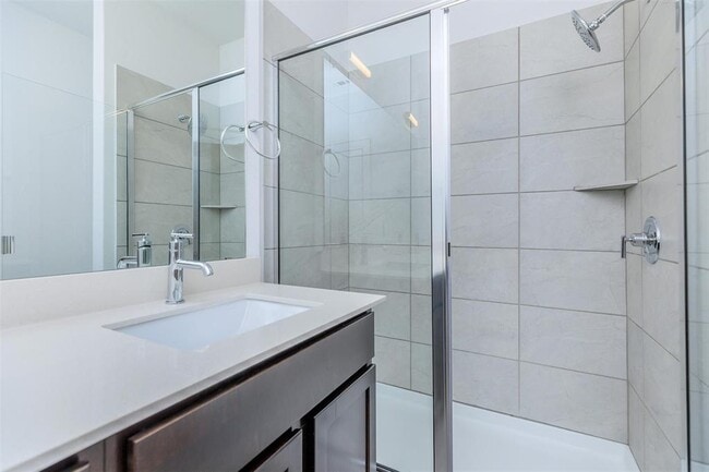 Building Photo - 428 Ozark Trl