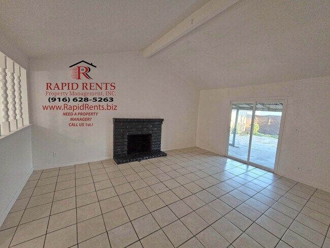Building Photo - 1622 Sandalwood Dr