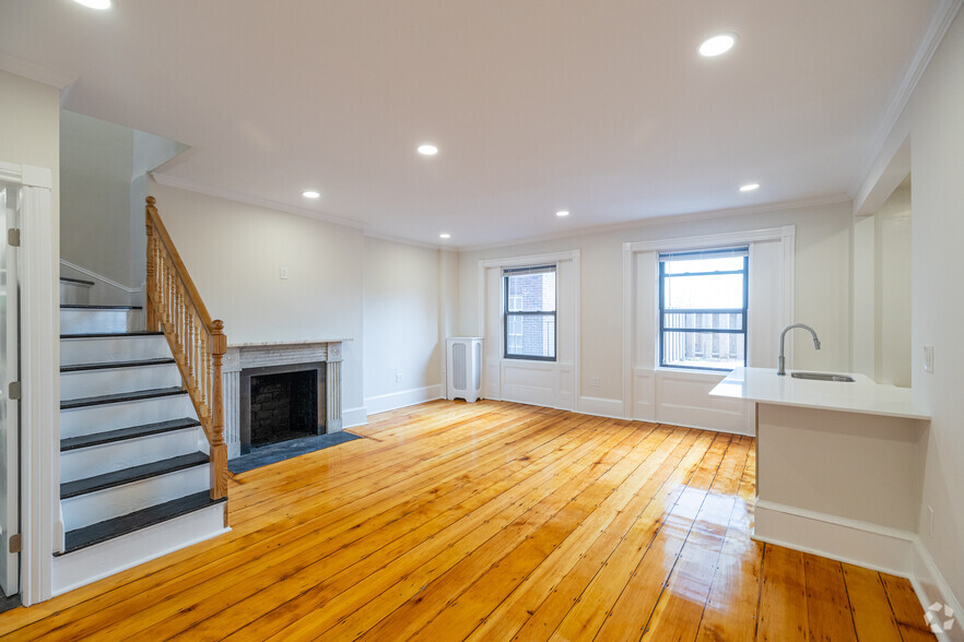 1BR, 1BA - Living Room - The Copley Group Beacon Hill