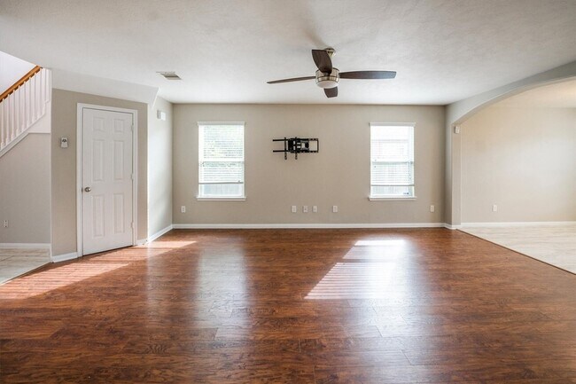 Building Photo - 10902 Barker View Dr