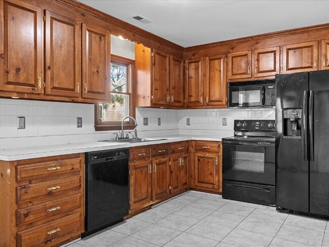 Building Photo - 11330 Bailey Woods Dr