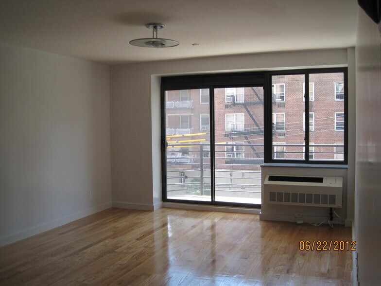 Building Photo - 13235 41st Rd