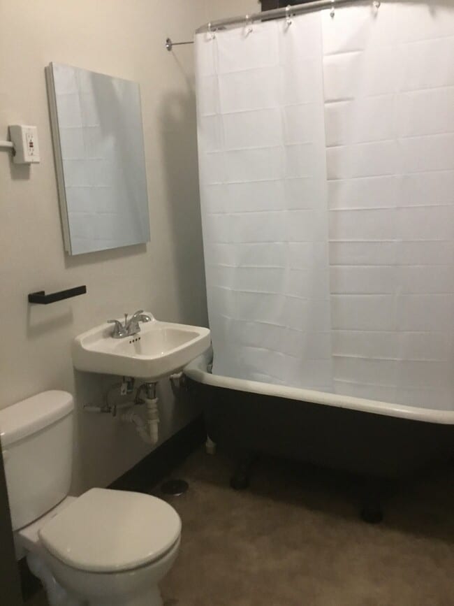 Building Photo - 2602 W 22nd Pl