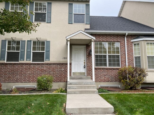 Building Photo - Half Price 1st Month! Beautiful 4 Bedroom 3.5 Bathroom Town Home In Logan