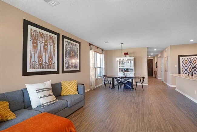 Building Photo - 2210 Thunderbolt Peak Dr
