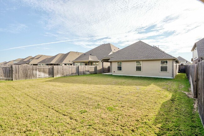 Building Photo - Warm & Inviting 4 Bedroom, 2 Bath House for Rent