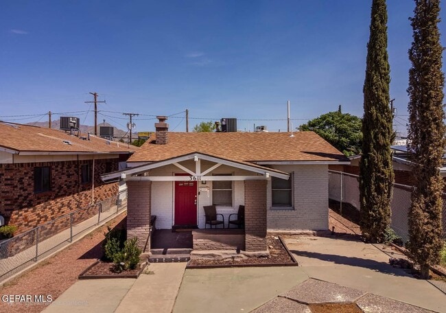Building Photo - 3611 Yandell Dr