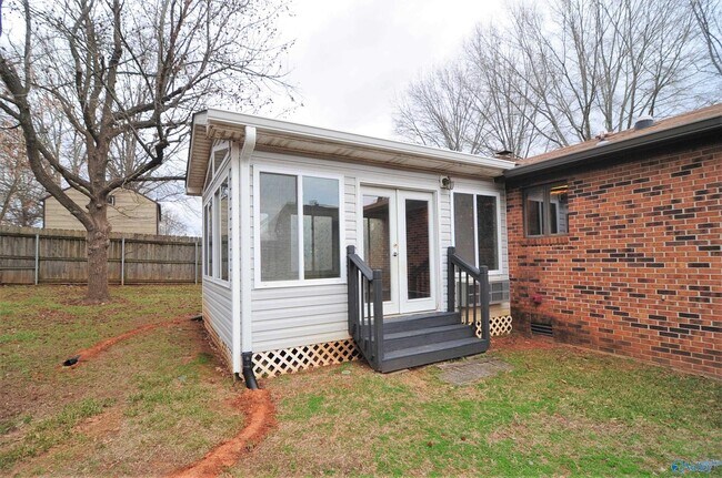 Building Photo - 1071 Sandy Springs Rd NW