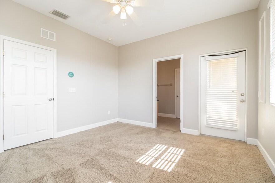 Building Photo - 6516 Quiet Pool Ct