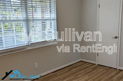 Building Photo - 1002 Willow Dr