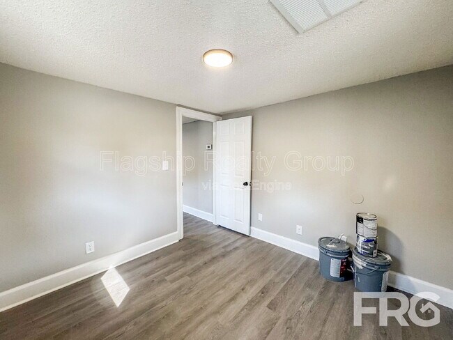 Building Photo - 600 Howell St